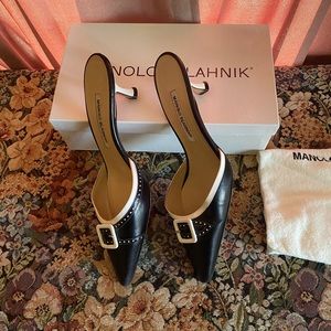 MANOLO BLAHNIK Black/White Buckle Mule